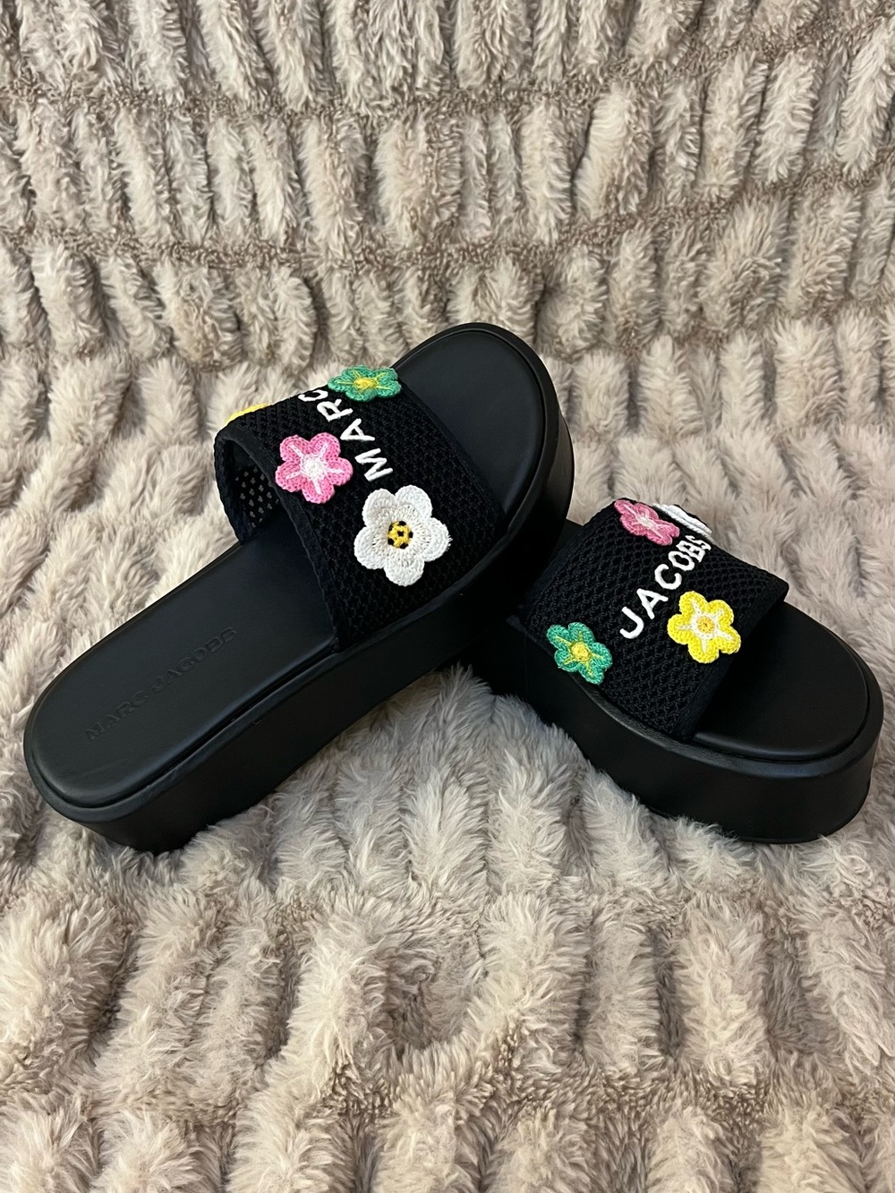 Marc Jacobs Black womens Floral Embroidered platform Slides size 9.5 - Picture 4 of 10